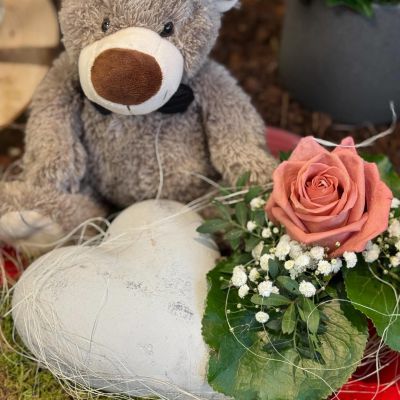 Am Freitag ist Valentinstag 💌 wir sind von 9 Uhr bis s 18 Uhr für Euch da!👉 Gerne könnt Ihr auch vorbestellen unter 02236/42791 oder über unser online Formular! 🍀